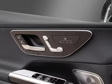 Mercedes GLC 300 de 4Matic AMG Line — miniature 7