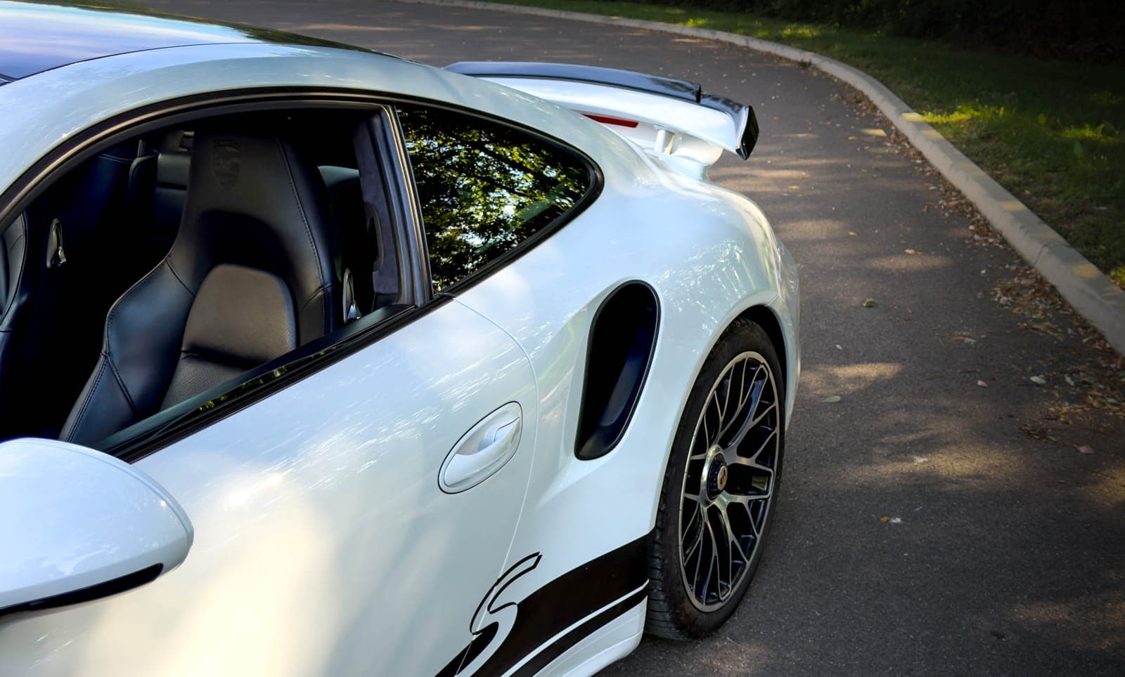 Porsche 911 Turbo S (991.1) — miniature 6