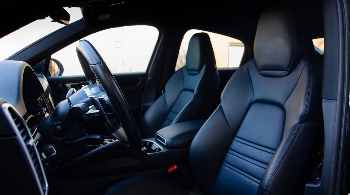 Porsche Cayenne Coupé E-Hybrid — miniature 3