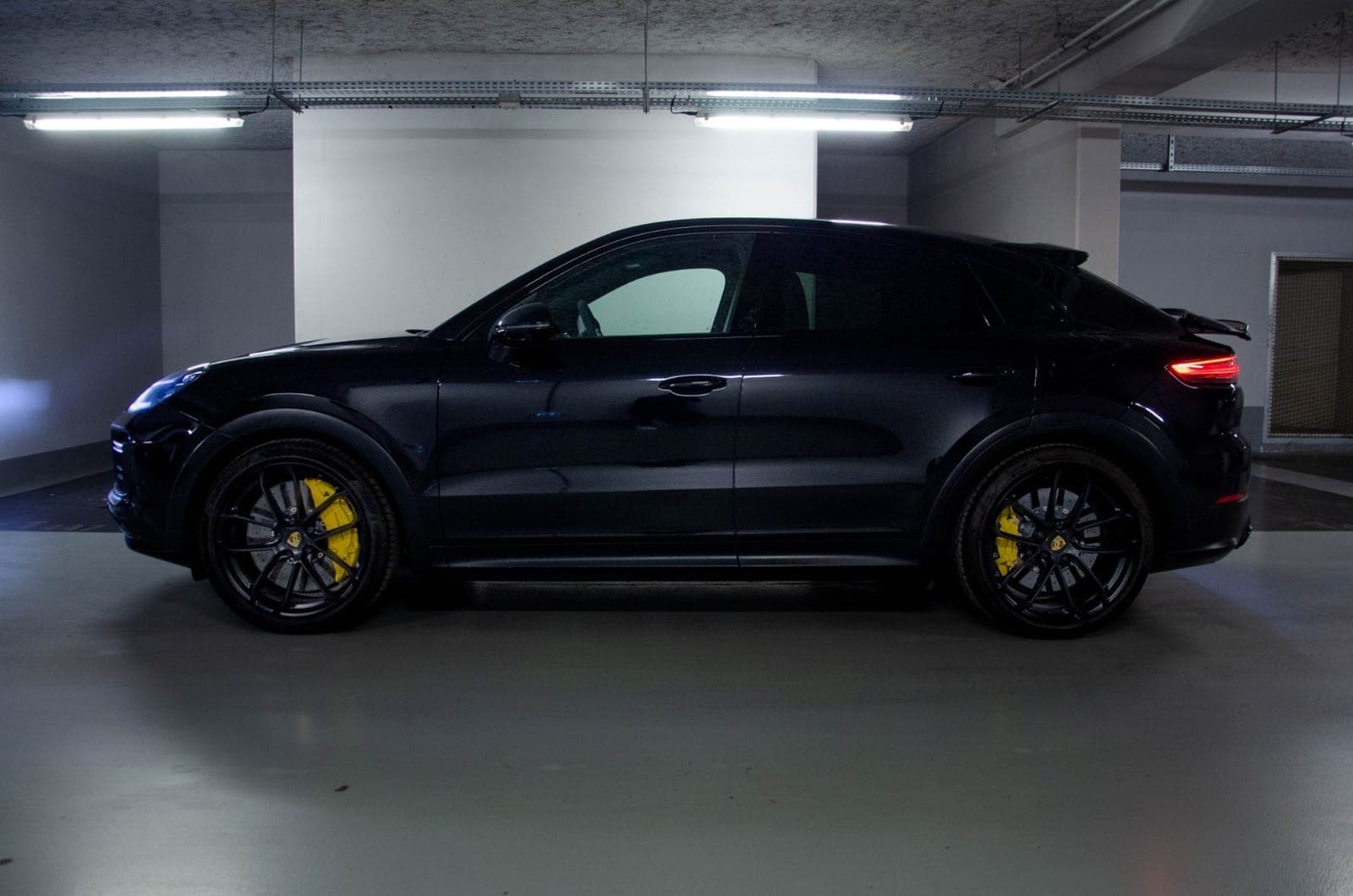 Porsche Cayenne Coupé Turbo S E-Hybrid 4.0 V8 680 ch — miniature 3